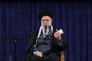 Pinuno ng Islamikong Rebolusyon ng Iran: Mag-ingat ang Mamamayan at mga Opisyal laban sa mga “Bagong ISIS”