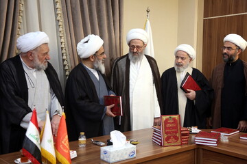 مراسم رونمایی از کتاب ارزشمند الشذرات الحسینیة