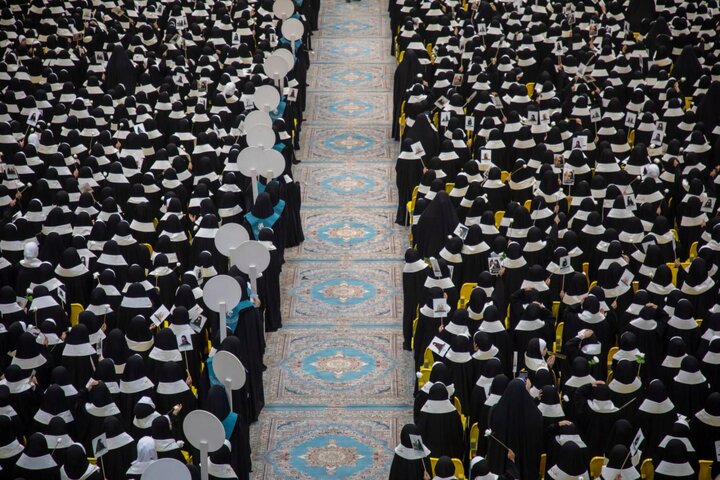 تقرير مصور/ اختتام فعاليات حفل التكليف المركزي الثامن بمشاركة أكثر من 6 آلاف تلميذة في كربلاء