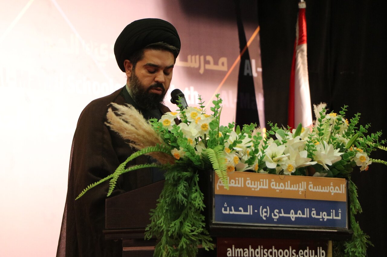 بزرگداشت سالگرد پیروزی انقلاب اسلامی در مدرسه المهدی(ع) لبنان با تجلیل از شهدا + تصاویر