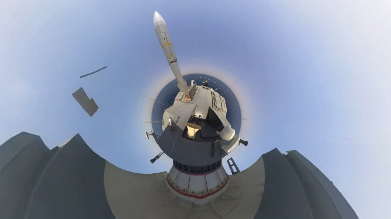 رزمایش کنترل هوشمند سپاه در تنگه هرمز  + تصاویر