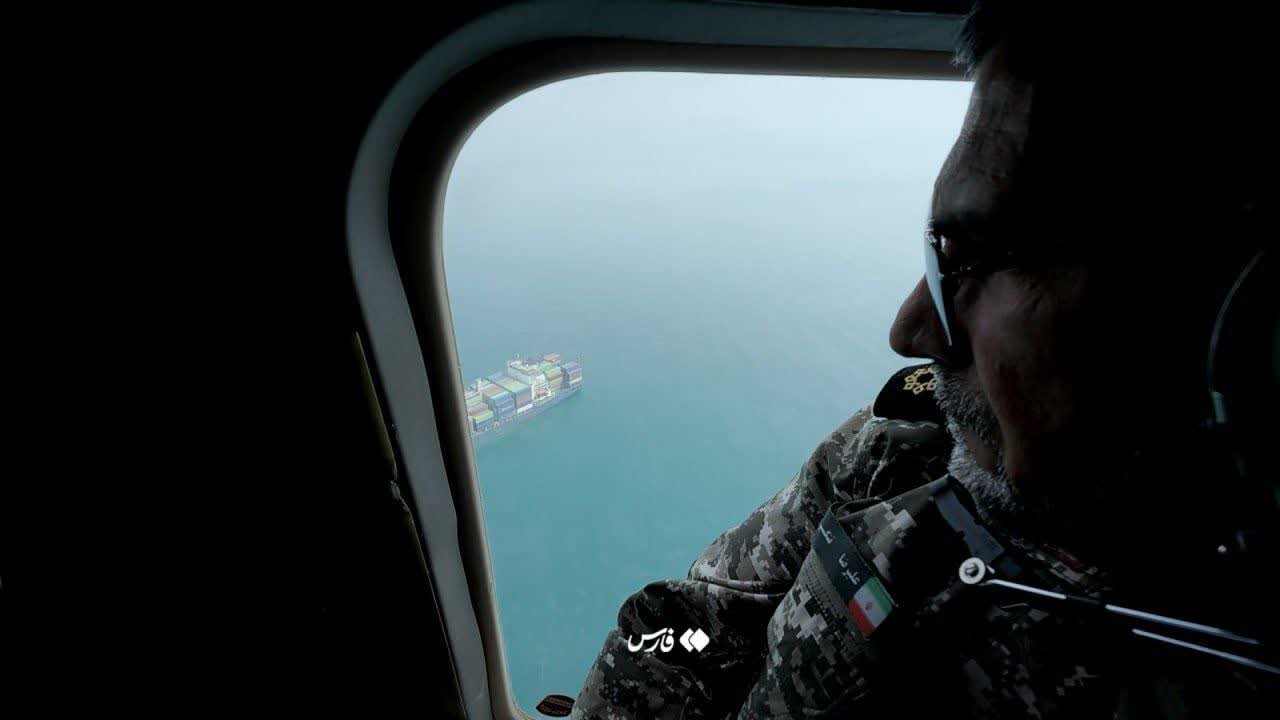 رزمایش کنترل هوشمند سپاه در تنگه هرمز  + تصاویر