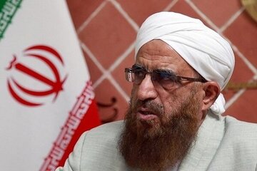 رجل دين سني: وحدة المسلمين ستحبط مؤامرات العدو