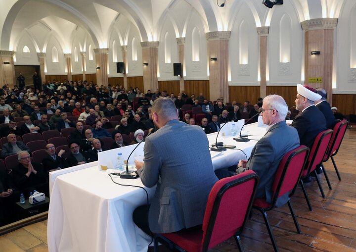 تقرير مصور/ حضور علمائي ورسمي وأكاديمي وشعبي حاشد بندوة فكرية قرآنية بحارة حريك اللبنانية