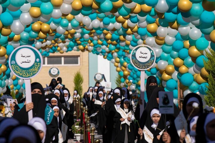 تقرير مصور/ مراسم التكليف المركزي لأكثر من 6000 طالبة من مدارس كربلاء برعاية العتبة العباسية