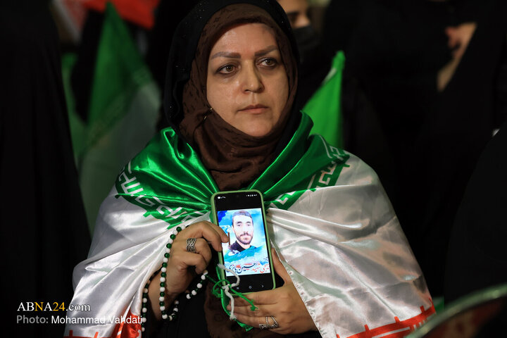 مراسم بزرگداشت چهلمین روز شهادت شهدای دی‌ماه، سه‌شنبه (۲۸ بهمن ۱۴۰۴) با حضور مسئولین و اقشار مختلف مردم در مصلی امام خمینی‌(ره) تهران برگزار شد.