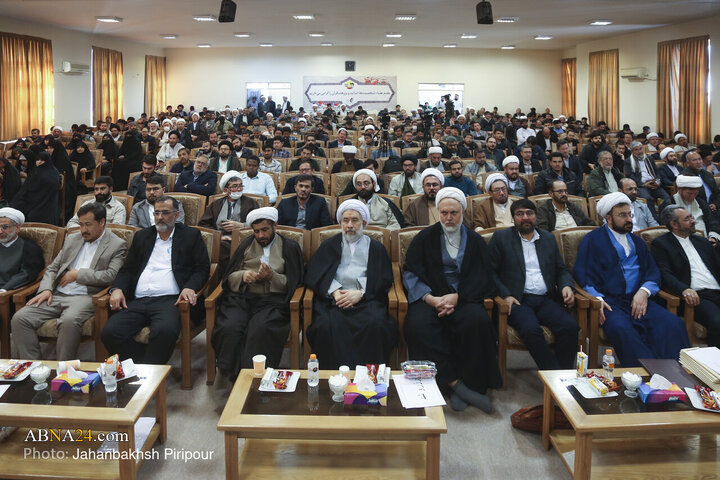 اختتامیه همایش بین‌المللی «گفتمان مقاومت اسلامی در عرصه علوم انسانی»  در سالن همایش‌های مجتمع امین قم 