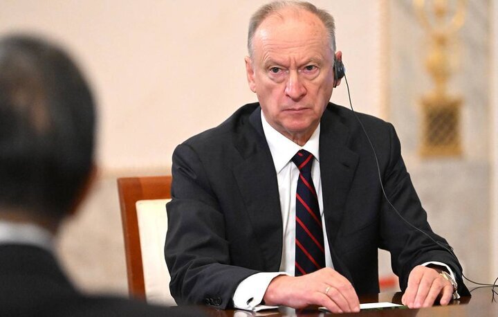 Invio di navi cinesi e russe nello Stretto di Hormuz; svolgimento di esercitazioni congiunte con l'Iran