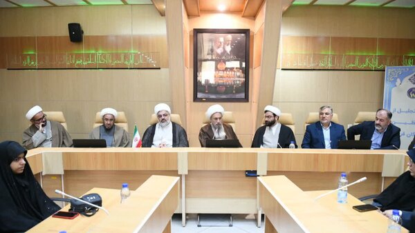 هویت ملت ایران با تبار نور اهل‌بیت(ع) گره خورده است