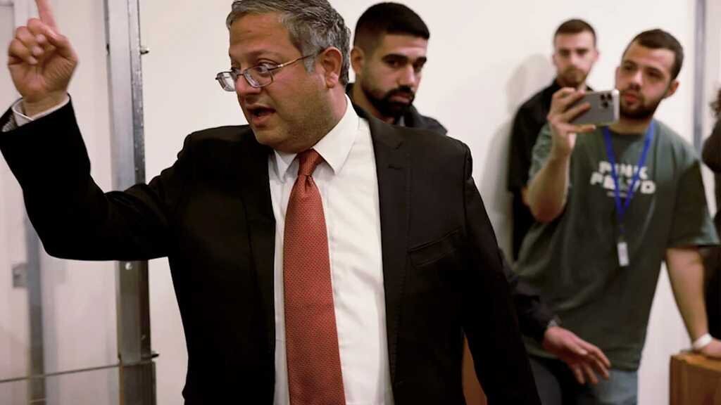 وزير الخارجية الإسرائيلي بن غفير، المصنف إرهابياً، متهم بإساءة معاملة المعتقلين الفلسطينيين في سجن عوفر