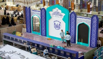 تقرير مصور/ استعدادات وتحضيرات في الصحن الحسيني لإقامة الختمة القرآنية الرمضانية