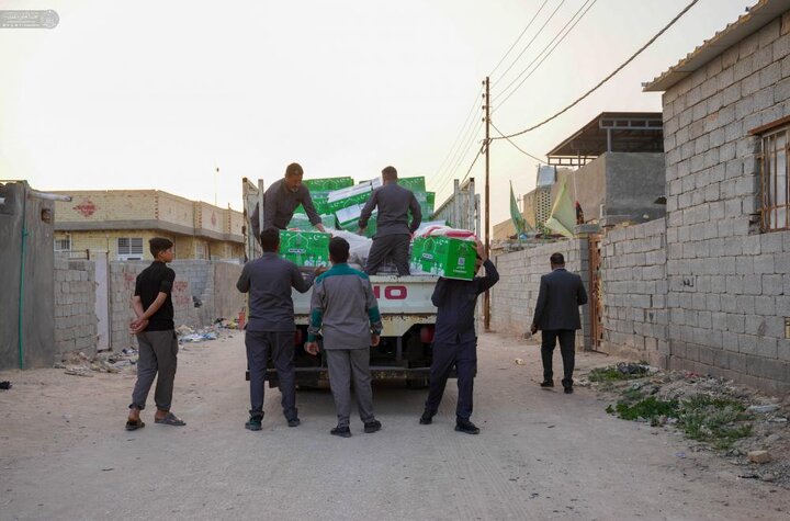 تقرير مصور/ العتبة العلوية توزيع سلال غذائية على العوائل المتعففة في النجف الأشرف