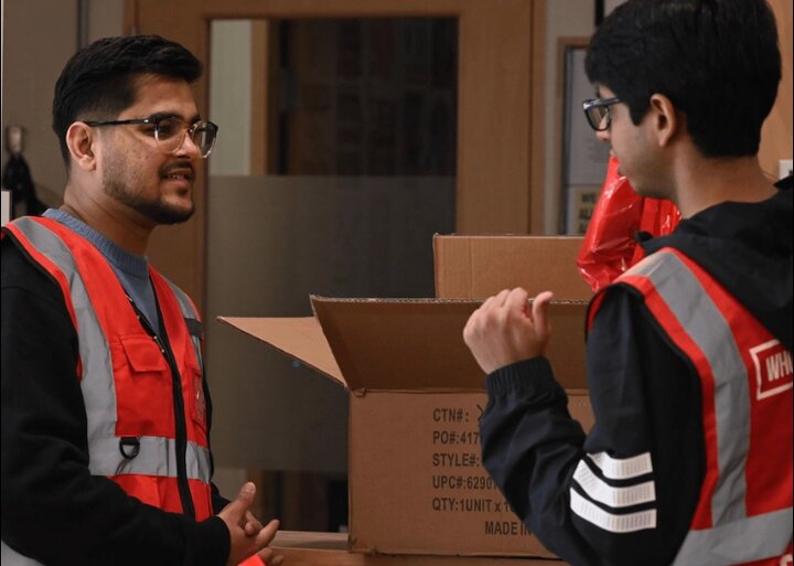 ارائۀ خدمات غذایی و بهداشتی رایگان توسط اعضای سازمان خیریه »حسین کیست؟« تورنتو + تصاویر