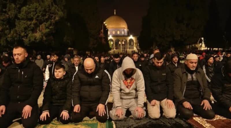 Dubban Falasdinawa Sun Yi Sallah A Masallacin Aqsa A Ranar Farko Ta Ramadan