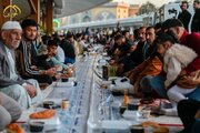 Informe fotográfico | El Santuario Al-Kadhimiya despliega la mesa del Ramadán para sus queridos visitantes, con la gracia de los Imames Jawadayn (p)"