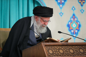 ইসলামী বিপ্লবের নেতার উপস্থিতিতে পবিত্র কুরআন পরিচিত সমাবেশ