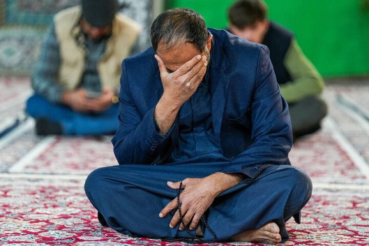 Informe fotográfico |  El Santuario Sagrado de los Dos Imames Al-Askari lanza su programa educativo para el bendito mes de Ramadán