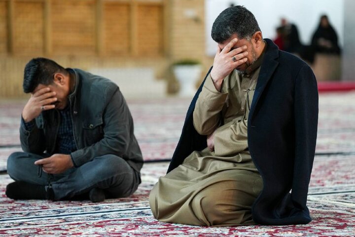 Informe fotográfico |  El Santuario Sagrado de los Dos Imames Al-Askari lanza su programa educativo para el bendito mes de Ramadán