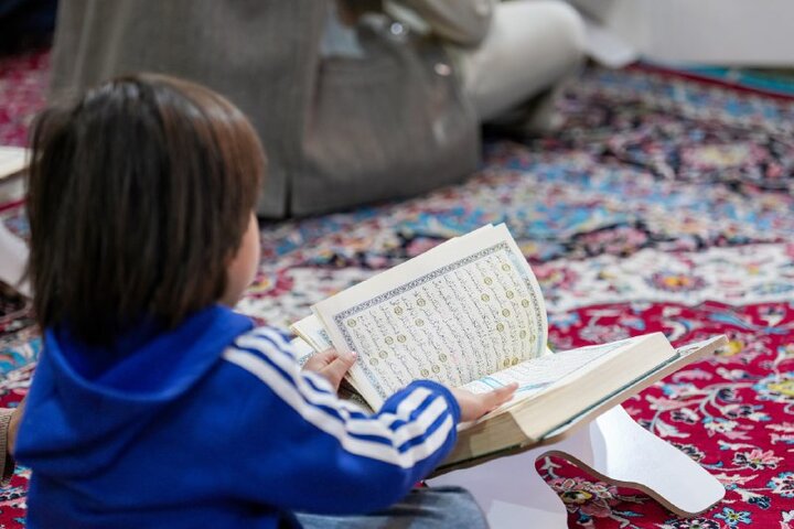 Informe fotográfico |  El Santuario Sagrado de los Dos Imames Al-Askari lanza su programa educativo para el bendito mes de Ramadán