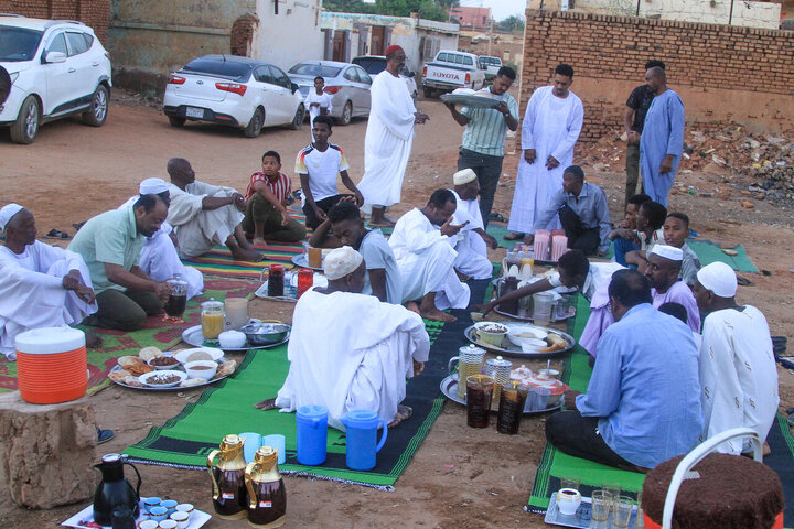 তিন বছরের যুদ্ধের পর সুদানের রাজধানীতে গণ ইফতারের আয়োজন