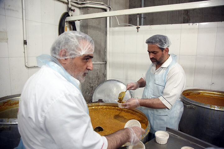 بسته بندی افطاری ساده حرم مطهر حضرت فاطمه معصومه(س)