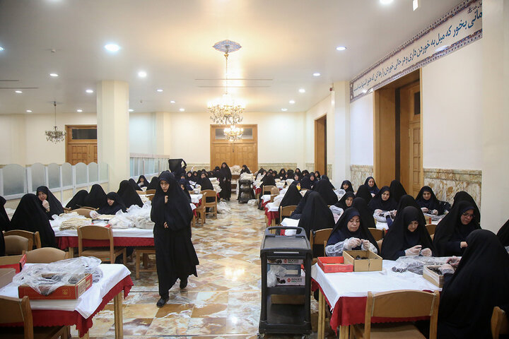 بسته بندی افطاری ساده حرم مطهر حضرت فاطمه معصومه(س)