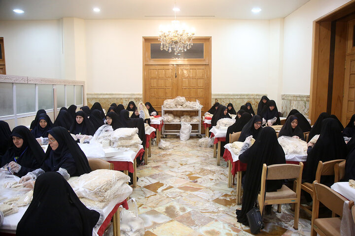 بسته بندی افطاری ساده حرم مطهر حضرت فاطمه معصومه(س)