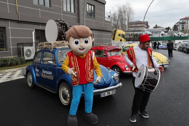 راهاندازی خط «الو افطار» در شهر استانبول ترکیه/ وعدههای افطار رایگان به درب منازل میآید