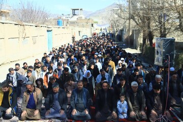 گزارش تصویری | حضور هزاران نمازگزار شیعه در مصلی و کوچه‌های غرب کابل