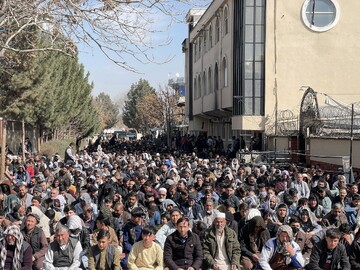 Fotoreportaj | Kabul, Şiələrin Cümə Namazında küçələr də ibadət əhli ilə dolu oldu