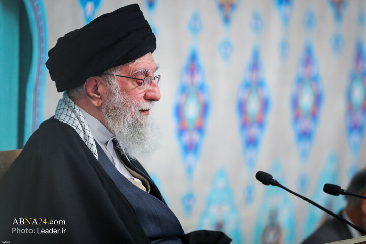 تقرير مصور/ حضور قائد الثورة الإسلامية في حفل قرآني بحضور قائد الثورة الإسلامية