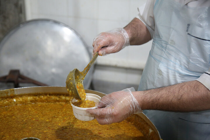 Photos: Simple Iftar Packaging at Hazrat Masoumeh Holy Shrine