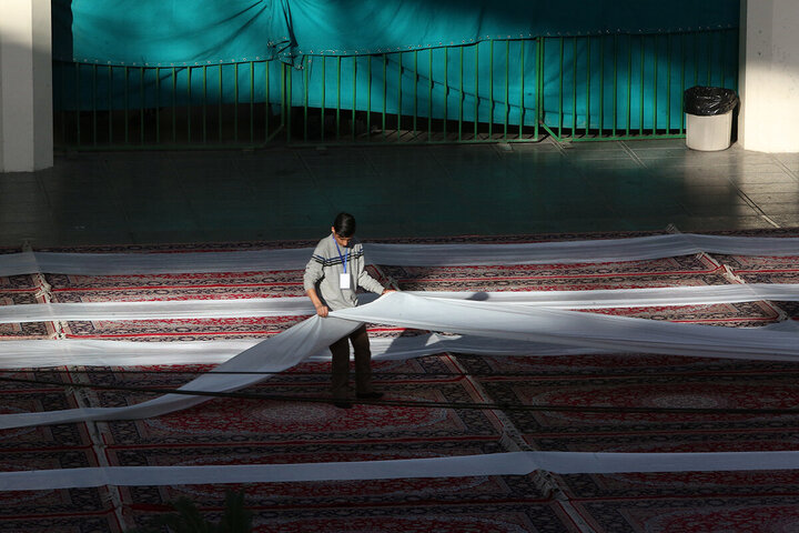 Photos: Iftar Banquet at Hazrat Masoumeh Holy Shrine on First Night of Ramadan