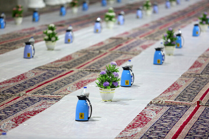 Photos: Iftar Banquet at Hazrat Masoumeh Holy Shrine on First Night of Ramadan