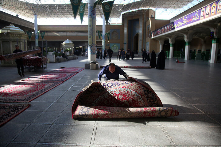 Photos: Iftar Banquet at Hazrat Masoumeh Holy Shrine on First Night of Ramadan