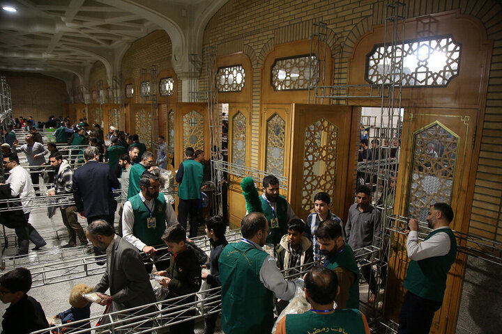 Photos: Iftar Banquet at Hazrat Masoumeh Holy Shrine on First Night of Ramadan