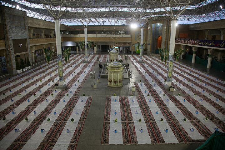 Photos: Iftar Banquet at Hazrat Masoumeh Holy Shrine on First Night of Ramadan