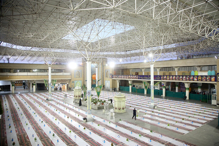 Photos: Iftar Banquet at Hazrat Masoumeh Holy Shrine on First Night of Ramadan