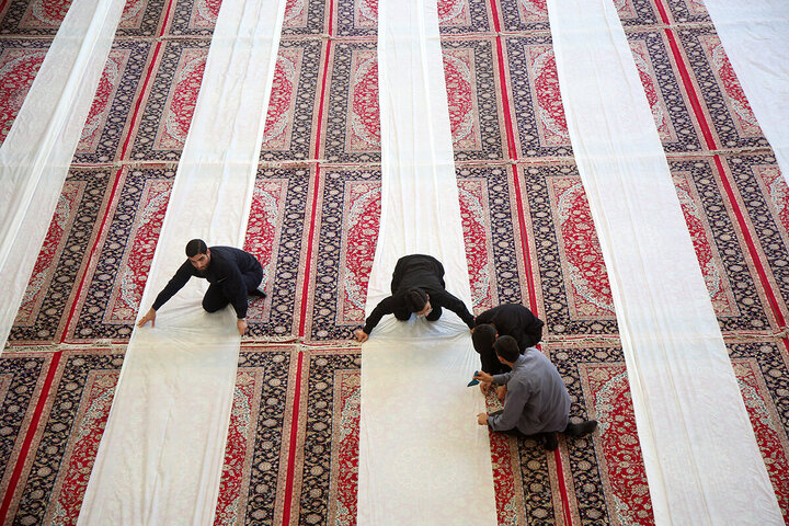 Photos: Iftar Banquet at Hazrat Masoumeh Holy Shrine on First Night of Ramadan