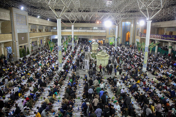 Photos: Iftar Banquet at Hazrat Masoumeh Holy Shrine on First Night of Ramadan