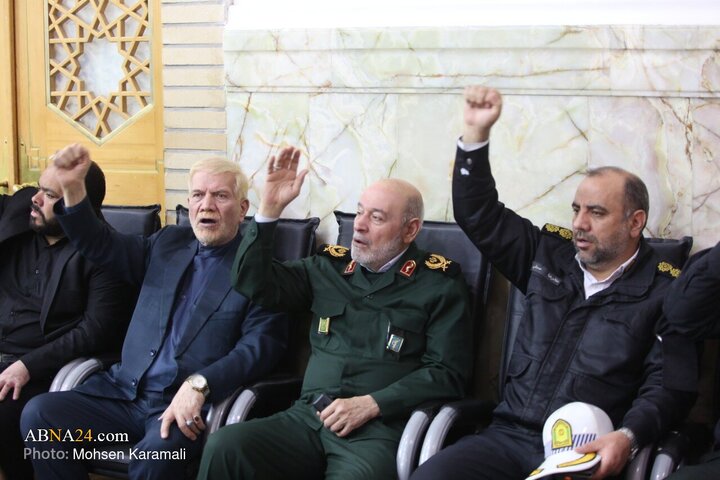 آیین گرامیداشت چهلمین روز شهادت مظلومانه شهیدان حوادث ۱۸ و ۱۹ دی‌ماه، چهارشنبه (۲۹ بهمن ۱۴۰۴) با حضور جمعی از روحانیان، فضلای حوزه علمیه، برخی مسوولان، نیروهای نظامی و انتظامی و قشرهای مختلف مردم در شبستان امام خمینی(ره) حرم مطهر حضرت معصومه(س) در قم برگزار شد.