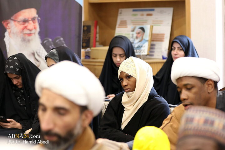 کنگره بین‌المللی «فقه مدیریت و سیاست‌گذاری در چارچوب آموزه‌های قرآن کریم» چهارشنبه (۲۹ بهمن ۱۴۰۴) با هدف تبیین الگوهای نوین مدیریت، حکمرانی و سیاست‌گذاری مبتنی بر معارف وحیانی در سالن اجتماعات مجتمع عالی تربیت مجتهد مدیر محمدیه قم برگزار شد.