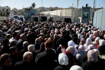 Israel Proíbe Quase Todos os Palestinos da Cisjordânia de Acessar Al-Aqsa na Primeira Sexta-feira do Ramadã