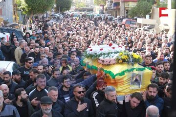 تقرير مصور/ مشاركة واسعة في تشييع كوكبة شهداء حزب الله بمناطق عدة في لبنان