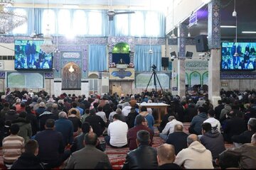 تصاویر | برگزاری نخستین نماز جمعه ماه رمضان در حرم حضرت زینب(س)