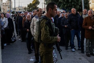 “Israel” proíbe palestinos de realizarem orações do Ramadã na Mesquita de Al-Aqsa