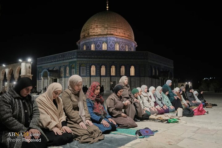 Photos: Beginning of Ramadan in Islamic Countries