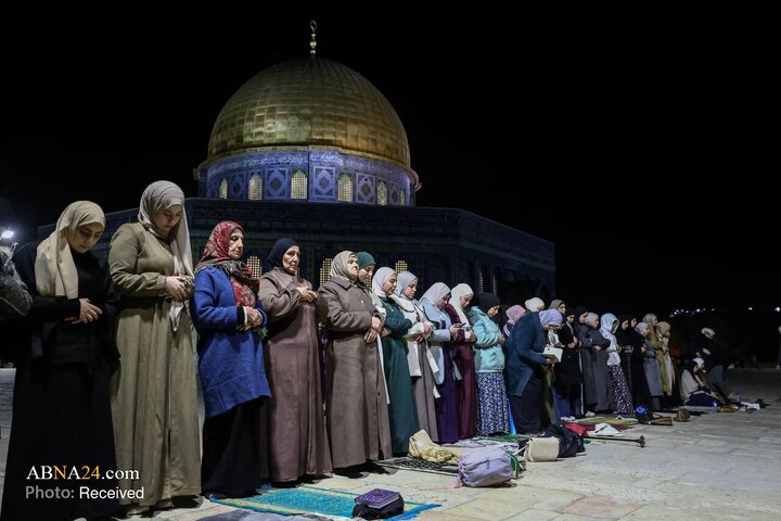 Photos: Beginning of Ramadan in Islamic Countries