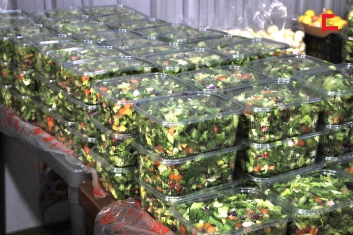 تقرير مصور/ حزب الله يطلق مشروع مائدة الامام زين العابدين(ع) لإطعام العوائل الفقيرة في الغبيري اللبنانية