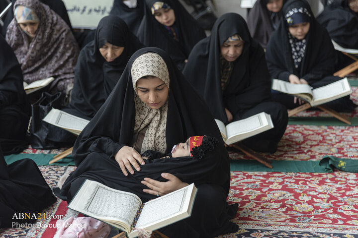 جزء خوانی قرآن کریم در حرم مطهر رضوی